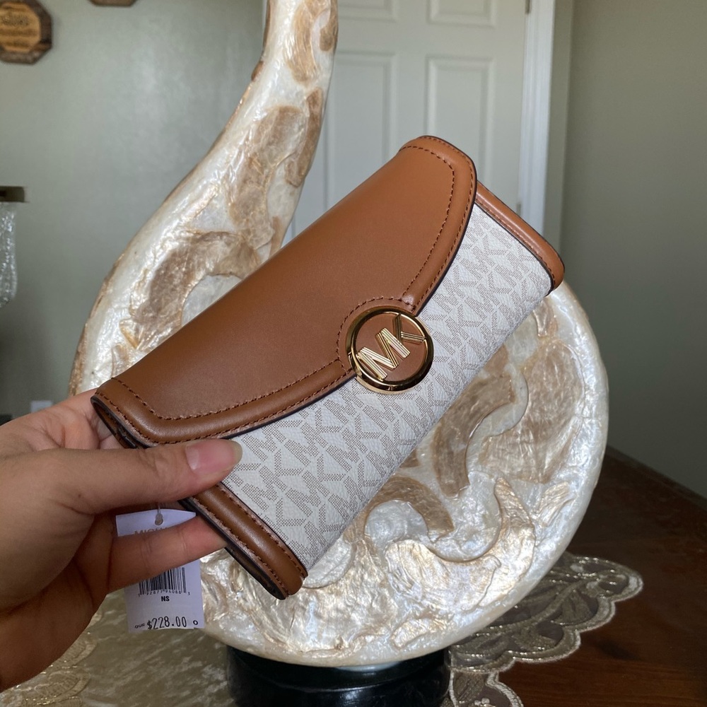 Michael Kors Fulton wallet - Picture 15 of 16
